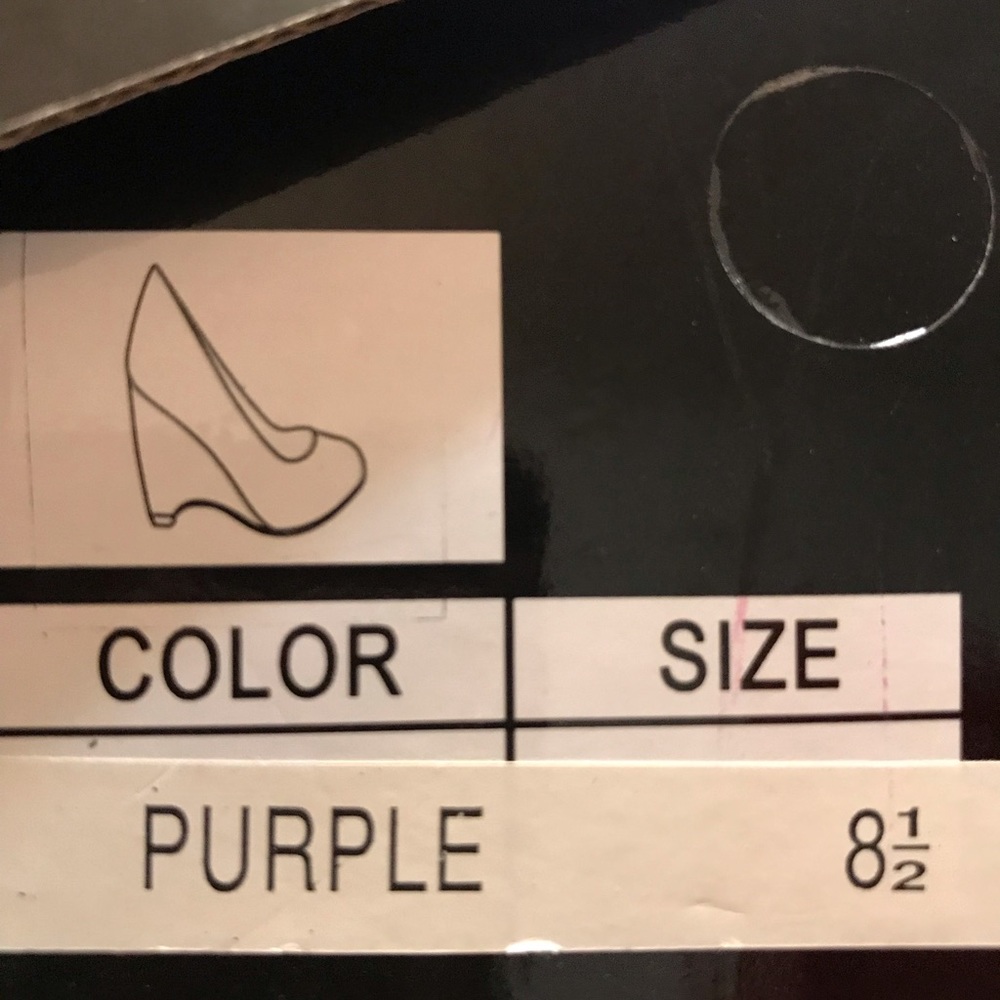 Shoes - Picture 2 of 8